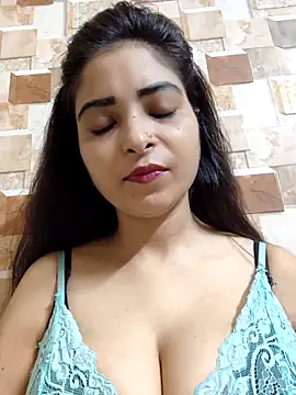 QUEEN-ADITI online show from 09/28/25, 02:57
