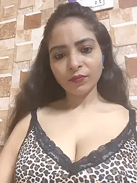QUEEN-ADITI online show from 10/02/25, 03:26