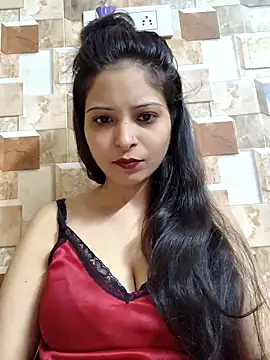 QUEEN-ADITI online show from 11/04/25, 02:04