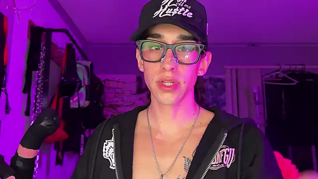 xoFrankie online show from 11/08/25, 03:21