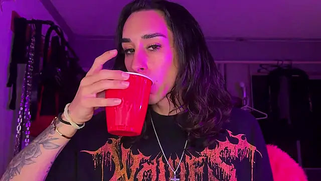 xoFrankie online show from 10/28/25, 02:34