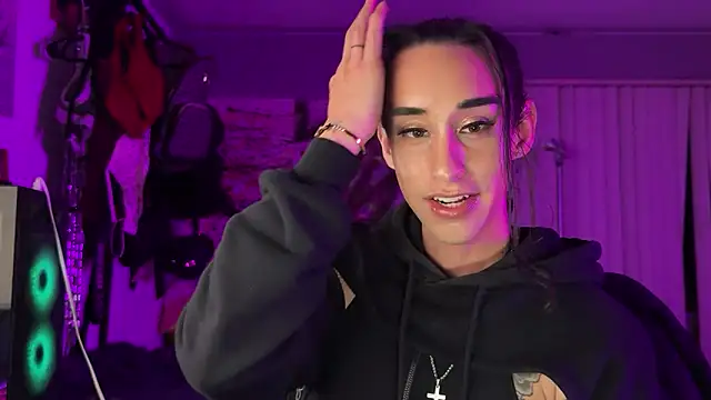 xoFrankie online show from 12/20/25, 01:52