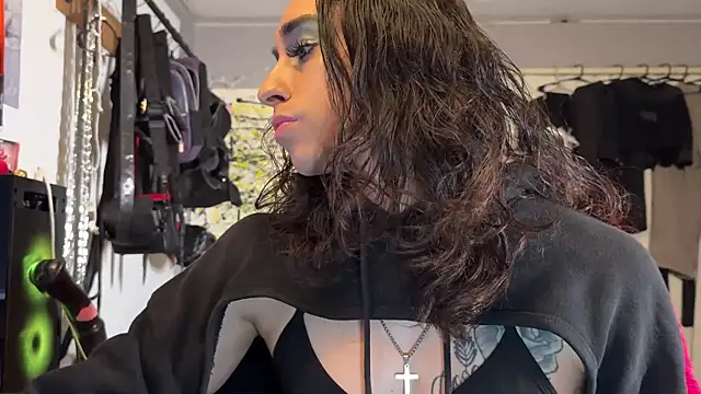 xoFrankie online show from 12/02/25, 02:34