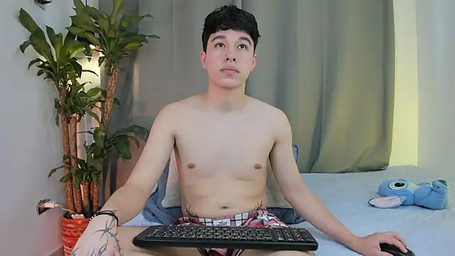 mrhot night online show from 05/26/26, 12:25