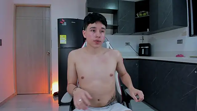 mrhot night online show from 03/23/26, 01:06