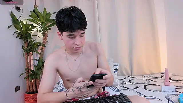 mrhot night online show from 04/19/26, 11:07