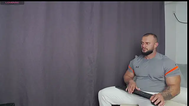 Snapshot of RickyMiami1 chatting on 09/28/25, 06:48 RickyMiami1 online show from 09/28/25, 06:48