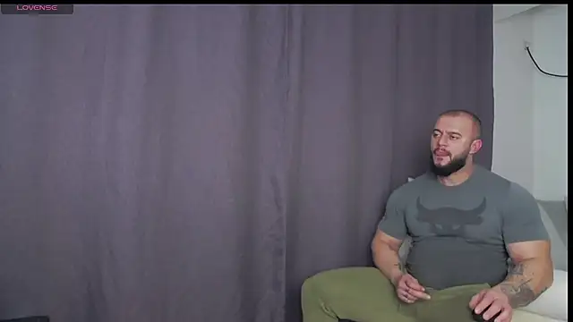 RickyMiami1 online show from 12/01/25, 06:31