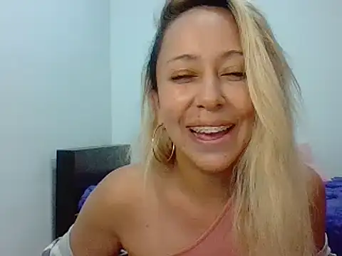 leah susman online show from 09/12/25, 02:34
