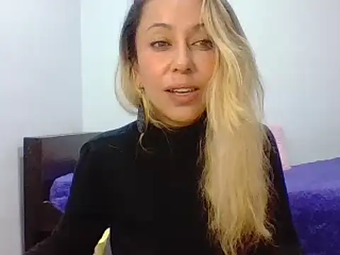 leah susman online show from 09/25/25, 01:55