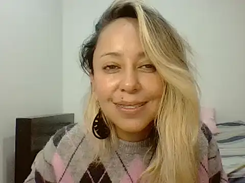 leah susman online show from 10/22/25, 02:16