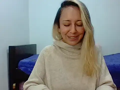leah susman online show from 09/26/25, 01:56