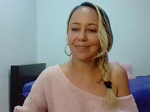 leah susman online show from 09/24/25, 02:07