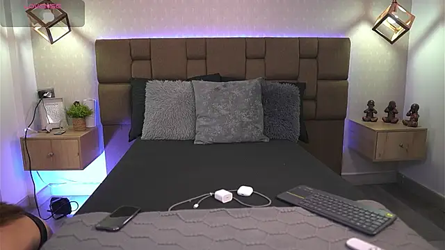 Julieth Rojas online show from 04/12/26, 04:16