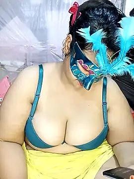 Snapshot of Tanisha-Chy chatting on 10/07/25, 05:25 Tanisha-Chy online show from 10/07/25, 05:25