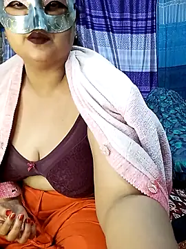 Snapshot of Tanisha-Chy chatting on 02/17/26, 05:32 Tanisha-Chy online show from 02/17/26, 05:32