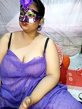 Snapshot of Tanisha-Chy chatting on 10/11/25, 05:36 Tanisha-Chy online show from 10/11/25, 05:36