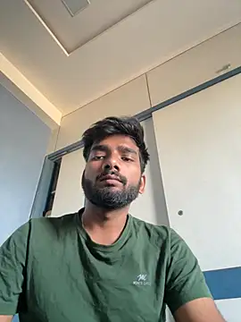 Snapshot of desi_indicoc chatting on 11/13/25, 09:46 desi indicoc online show from 11/13/25, 09:46