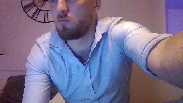 Snapshot of Keviios chatting on 10/23/25, 09:35 Keviios online show from 10/23/25, 09:35