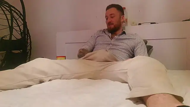 Snapshot of Keviios chatting on 11/07/25, 11:04 Keviios online show from 11/07/25, 11:04