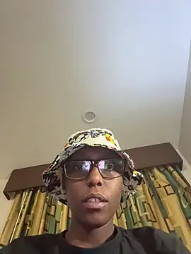CinnaCakesss online show from 03/13/26, 07:46