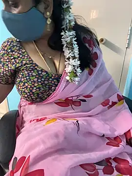 Snapshot of monal_95 chatting on 02/14/26, 08:58 monal 95 online show from 02/14/26, 08:58