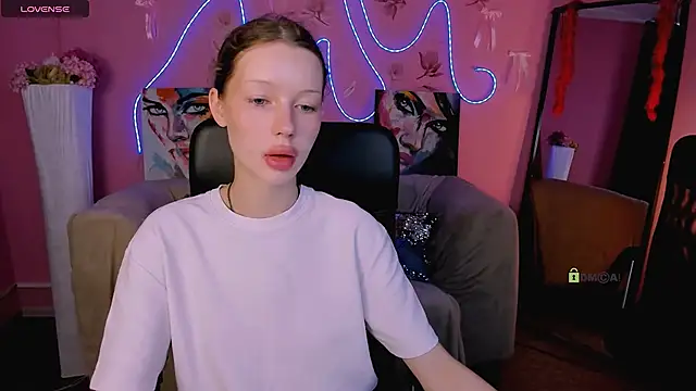 Snapshot of khloebeauty chatting on 06/08/26, 05:52 khloebeauty online show from 06/08/26, 05:52