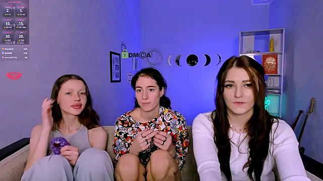 Snapshot of khloebeauty chatting on 12/16/25, 10:47 khloebeauty online show from 12/16/25, 10:47