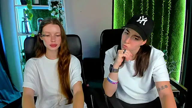 Snapshot of khloebeauty chatting on 07/07/26, 12:20 khloebeauty online show from 07/07/26, 12:20