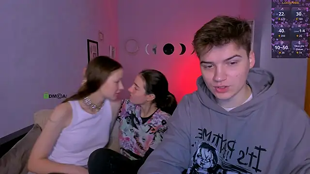 Snapshot of khloebeauty chatting on 11/15/25, 08:35 khloebeauty online show from 11/15/25, 08:35