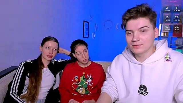 Snapshot of khloebeauty chatting on 12/02/25, 08:21 khloebeauty online show from 12/02/25, 08:21