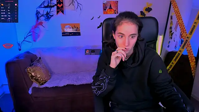 Snapshot of khloebeauty chatting on 11/04/25, 08:45 khloebeauty online show from 11/04/25, 08:45