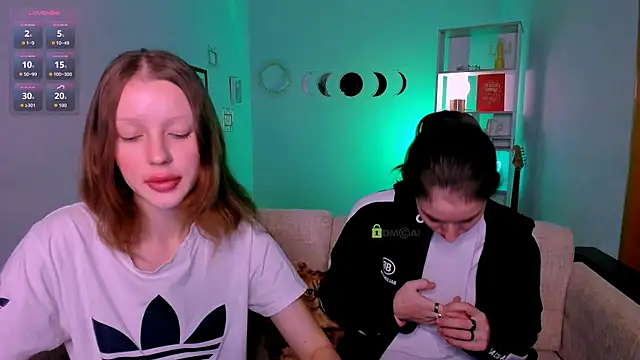 Snapshot of khloebeauty chatting on 11/18/25, 09:18 khloebeauty online show from 11/18/25, 09:18