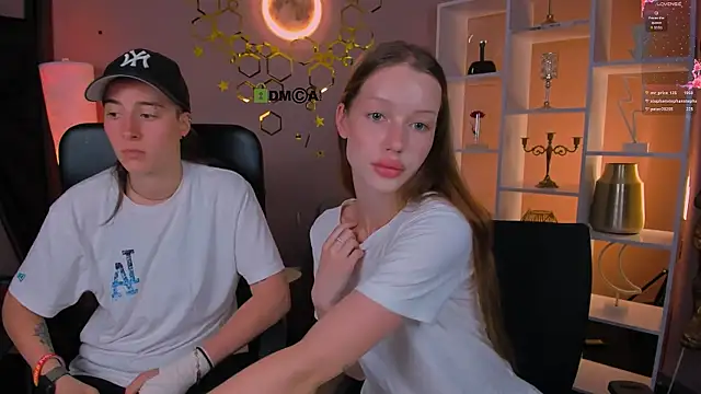 Snapshot of khloebeauty chatting on 06/26/26, 12:33 khloebeauty online show from 06/26/26, 12:33