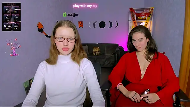 Snapshot of khloebeauty chatting on 10/27/25, 08:10 khloebeauty online show from 10/27/25, 08:10