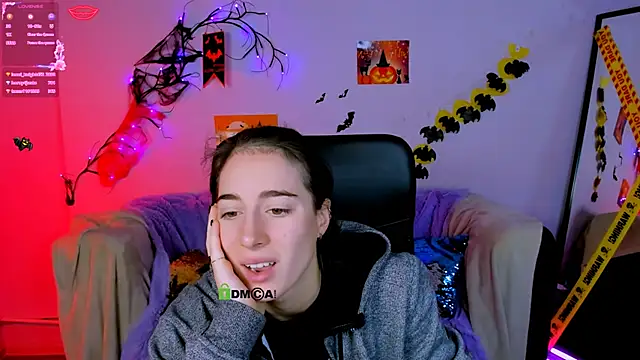 Snapshot of khloebeauty chatting on 11/01/25, 08:14 khloebeauty online show from 11/01/25, 08:14