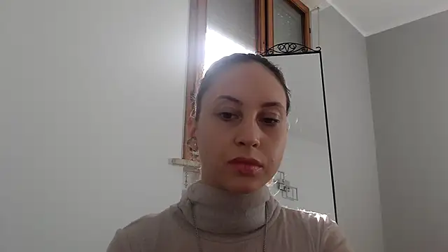 Snapshot of L_Sofia chatting on 09/30/25, 02:45 L Sofia online show from 09/30/25, 02:45