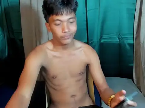 Snapshot of chris_hot_asian_loverboy chatting on 03/31/26, 06:48 chris hot asian loverboy online show from 03/31/26, 06:48