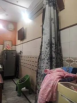 Snapshot of meenu_bhabhi547 chatting on 10/28/25, 06:23 meenu bhabhi547 online show from 10/28/25, 06:23