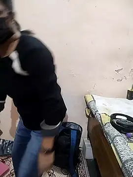 Snapshot of meenu_bhabhi547 chatting on 12/14/25, 04:40 meenu bhabhi547 online show from 12/14/25, 04:40