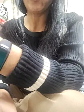 Snapshot of meenu_bhabhi547 chatting on 11/29/25, 03:17 meenu bhabhi547 online show from 11/29/25, 03:17