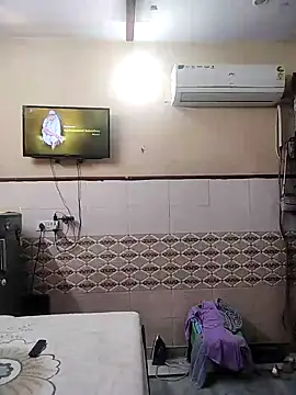 Snapshot of meenu_bhabhi547 chatting on 10/30/25, 01:48 meenu bhabhi547 online show from 10/30/25, 01:48