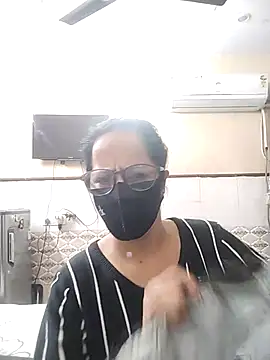 Snapshot of meenu_bhabhi547 chatting on 12/04/25, 03:05 meenu bhabhi547 online show from 12/04/25, 03:05