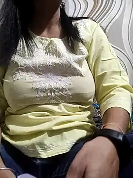 Snapshot of meenu_bhabhi547 chatting on 11/04/25, 04:38 meenu bhabhi547 online show from 11/04/25, 04:38