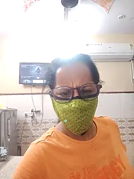 Snapshot of meenu_bhabhi547 chatting on 10/25/25, 02:00 meenu bhabhi547 online show from 10/25/25, 02:00