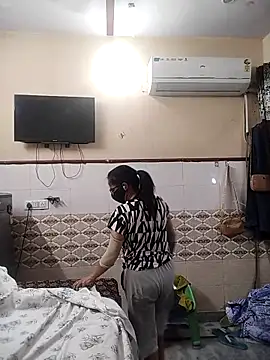 meenu bhabhi547 online show from 04/18/26, 02:03