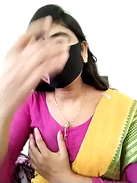 Snapshot of Puja-Rane chatting on 10/08/25, 02:57 Puja-Rane online show from 10/08/25, 02:57