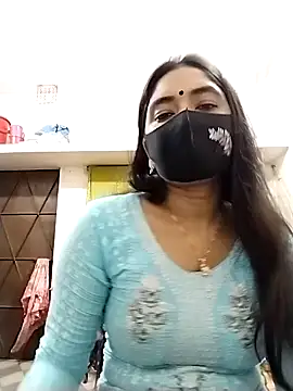 Snapshot of Puja-Rane chatting on 09/23/25, 04:47 Puja-Rane online show from 09/23/25, 04:47