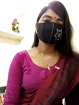 Puja-Rane online show from 10/23/25, 02:21