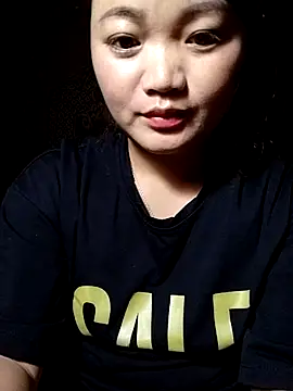 Snapshot of lusy-000 chatting on 10/16/25, 02:47 lusy-000 online show from 10/16/25, 02:47